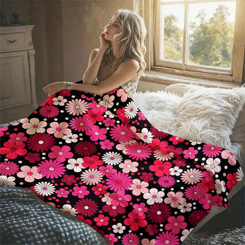 Retro Blue Daisy Print Flannel Blanket Warm Soft Halloween Christmas Decorative Couch Warm Cozy All-Season Gift
