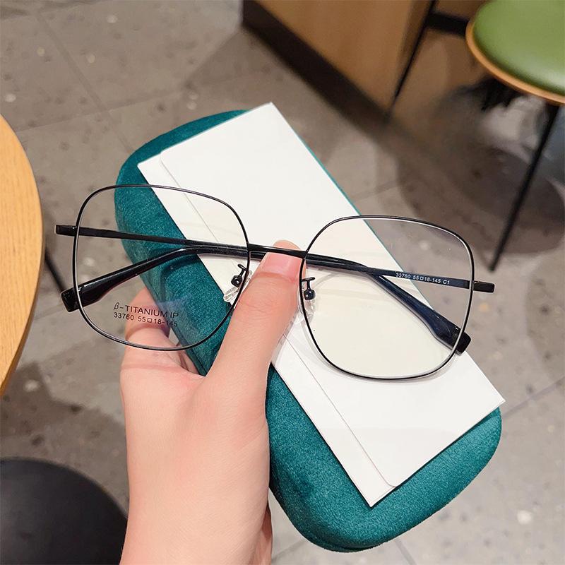 Literary Retro Large Box Glasses Frame for Men and Women, Plain Face Can Be Equipped with Anti-blue Light.