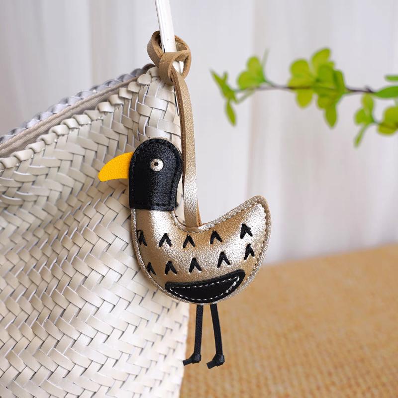 Creative Dazed Duck Bag Pendant Fashion Brand Design Cartoon Trendy Keychains Exquisite Versatile High-quality Suitcase Pendants
