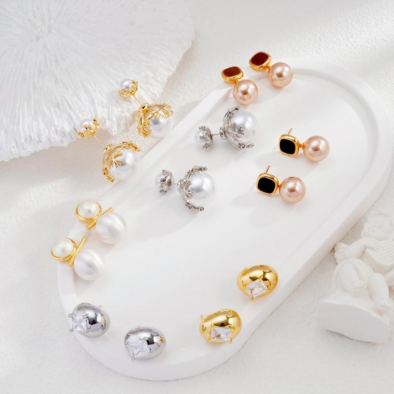 Elegant Rhombus Crystal Stud Earrings Women Post Minimalist Luxury Fashion Jewelry 2026 Collection