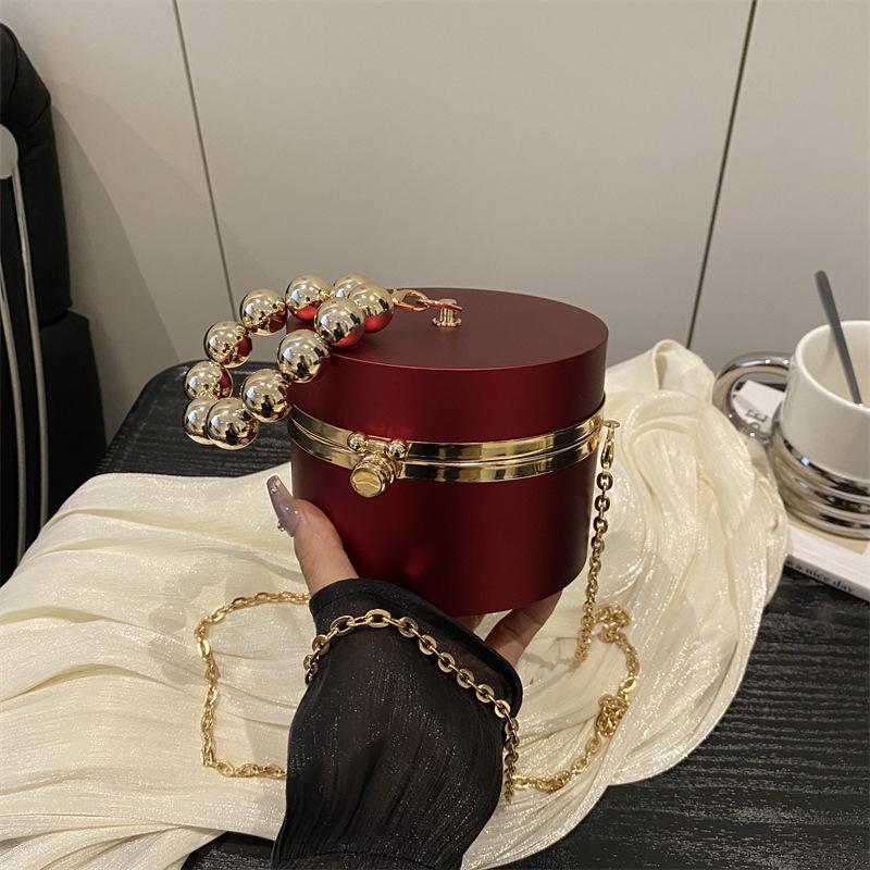 

Women s bag 2025 autumn new European and American fashion candy color acrylic box bag beaded portable dinner bag срібний