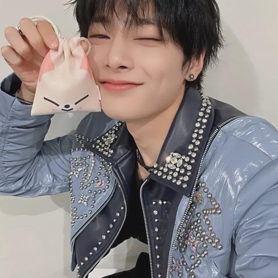 

Stray Kids Osaka Kyocera Dome Kuji Ski Ju Mini Pouch I&f