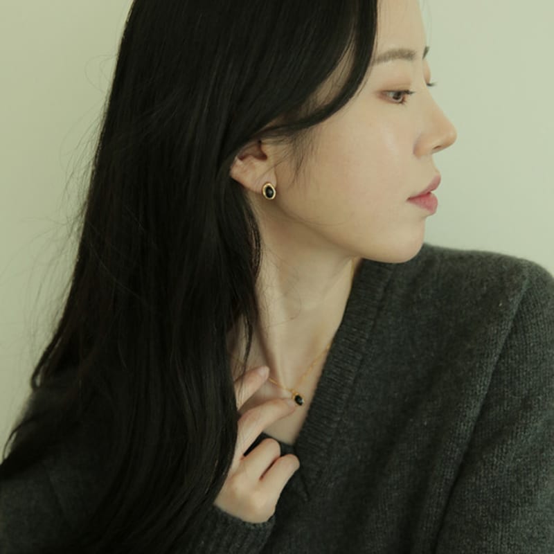 modernlike 14k GF silver 23 M cast onyx necklace