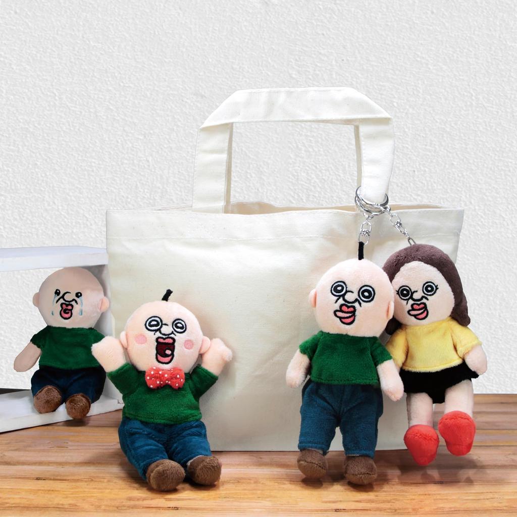 Panpankunův denní plyšový maskot Panpan vyplazuje jazyk