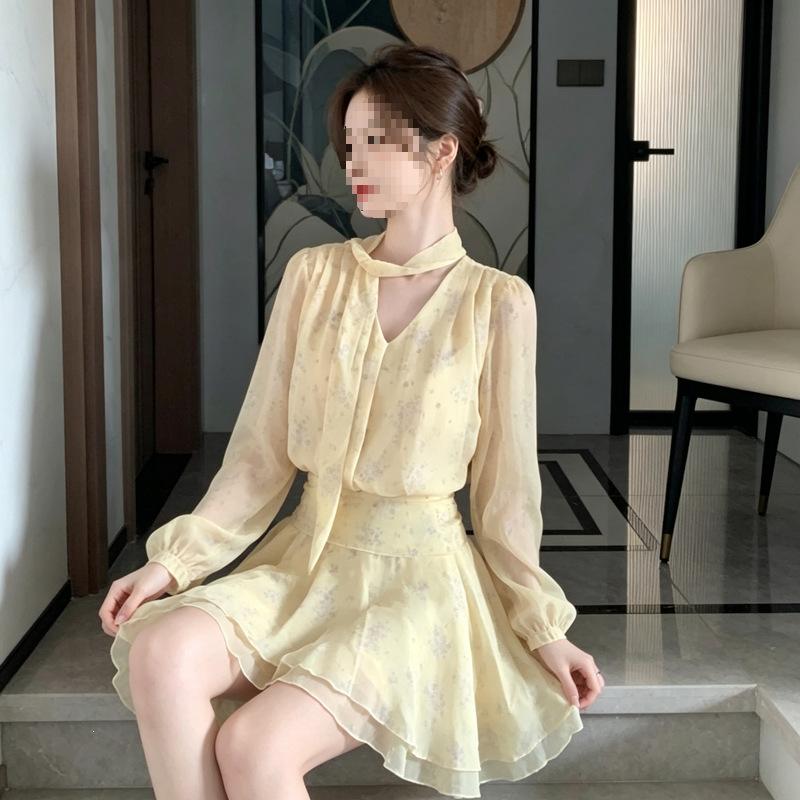 Tea Break Vacation Gentle Wind Floral V-neck Long Sleeves, Dress Women's Spring Summer Light Yellow Streamer Waist Short Skirt
