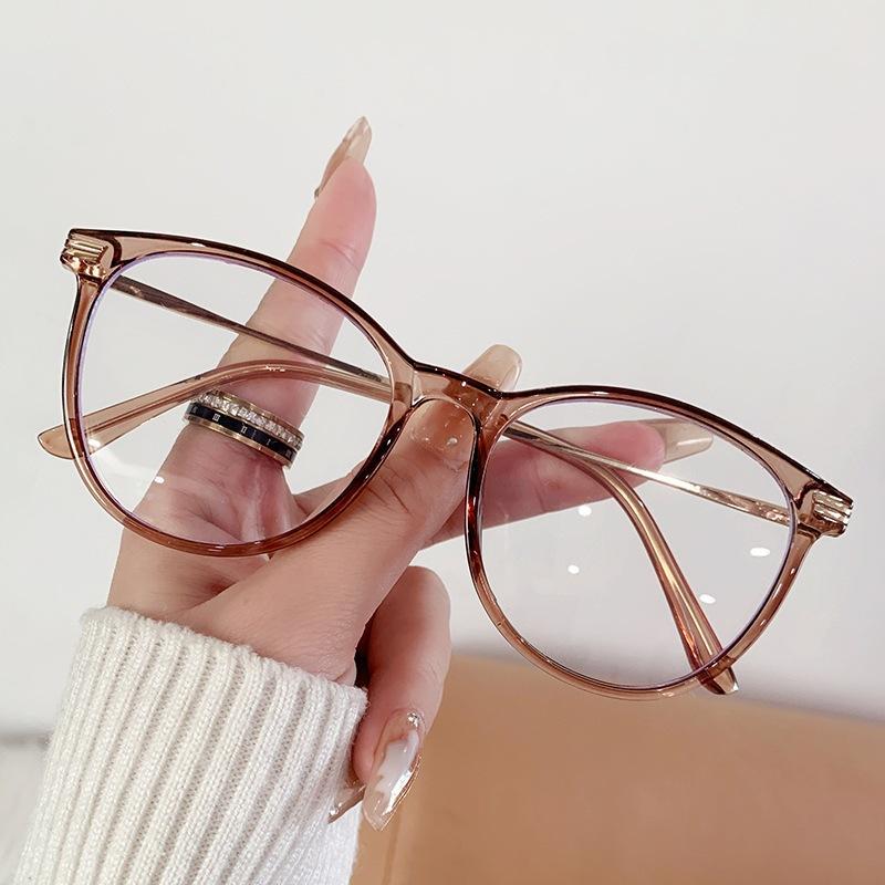 Fashionable trendy eyeglass frames, European and American Instagram influencer flat lenses, color-changing blue light blocking glasses