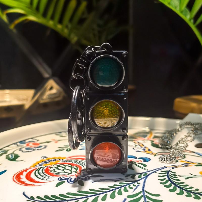 Mini Ampel Schlüsselanhänger - Süßes Geschenk für Rucksack oder Schultasche