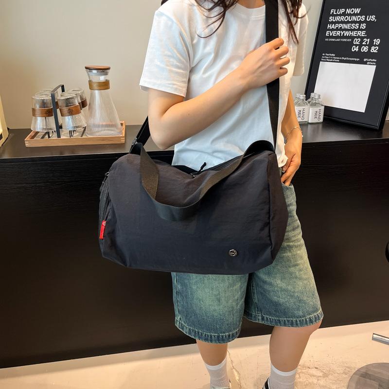 Dry and wet separation casual travel bag large capacity simple and lightweight fitness bag fashion messenger boarding storage bag
