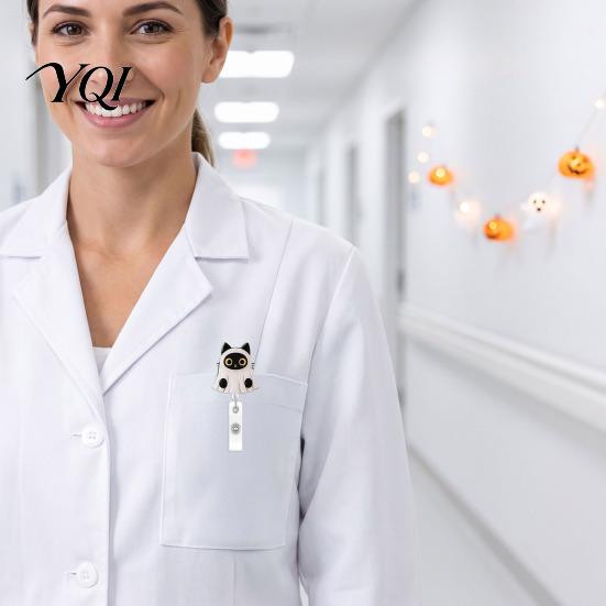 Badge Clip for Work Clothes Halloween Black Cat Pumpkin Reel, Retractable with 360 Degree Rotating Clip, Acrylic Decorative Reel ID Card Holder