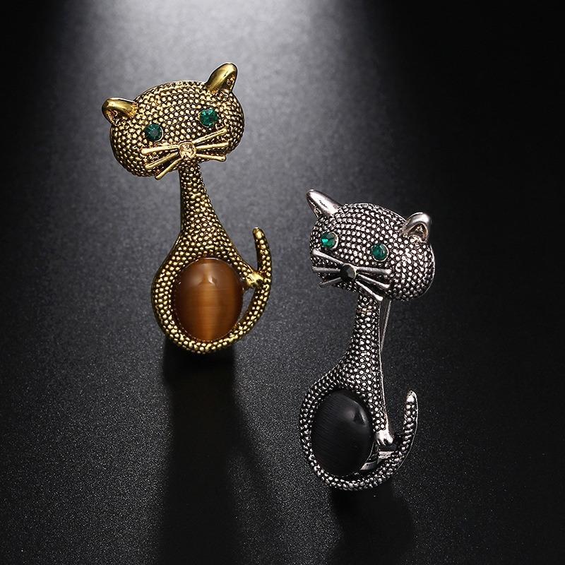 Retro Green Eyes Cat Brooch Universal Animal Alloy Badge Fashionable and Versatile Clothes Bag Accessories Brooch enamel pins