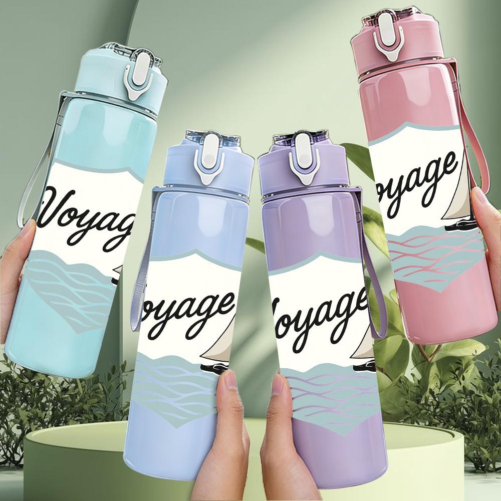 1PC Voyage Sailboat Badge Pattern 750ml Color Plastic Sports Water Bottle Leakproof Flip Straw Lid Suitable for Sports Office Home Use
