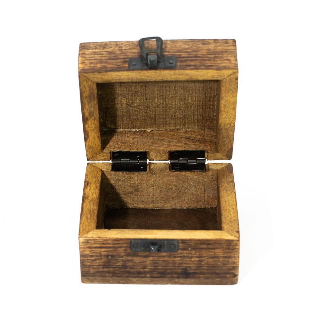 Small Enamelled Box – Mi Pequeno Mundo