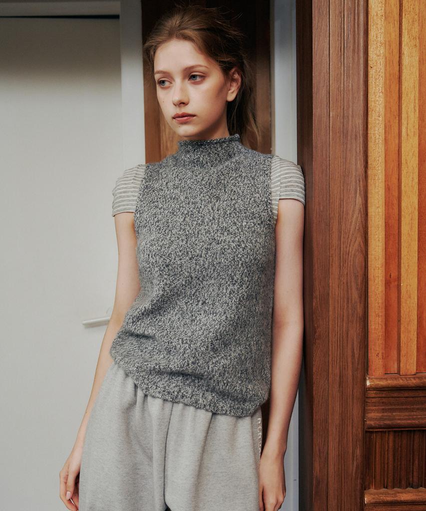 LOVEUSU Wool Halter Neck Sleeveless Knit (Charcoal)