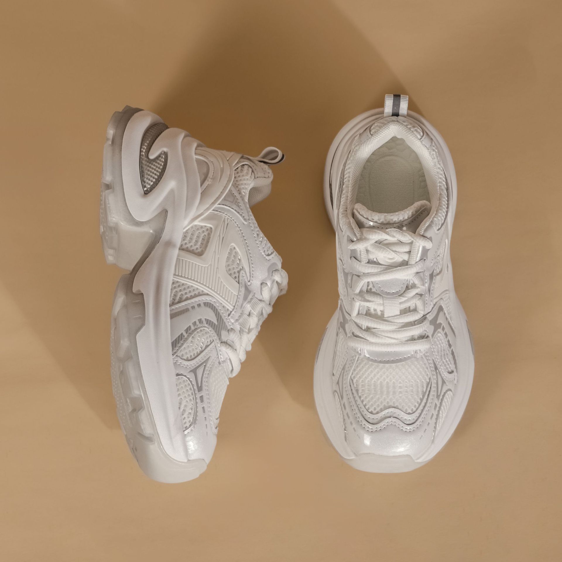 

Виноградная мама удобные кроссовки на толстой подошве спортивная обувь летние легкие модели женский дизайн в цветовой гамме женская обувь мягкая подошва не устаешь 40 белый