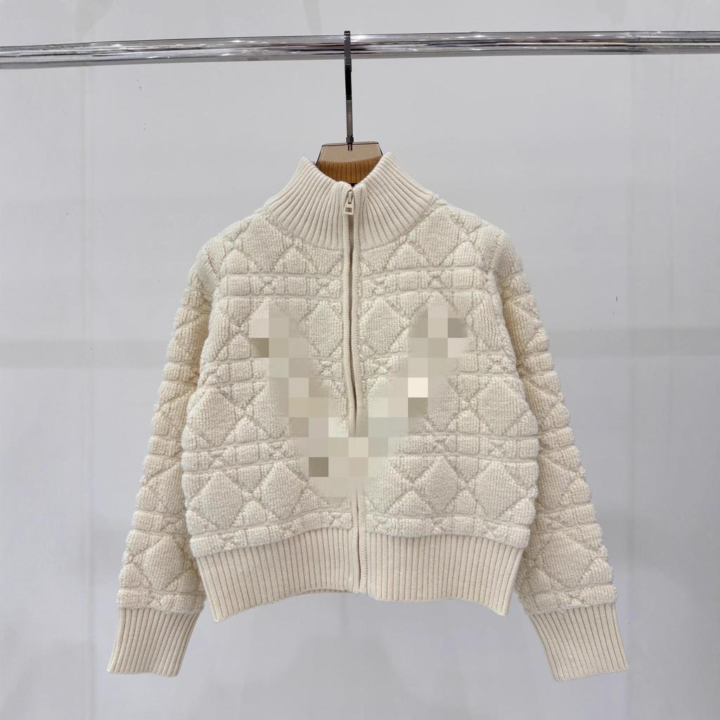 Hochwertige Version 25 karierter gestickter Schmetterling Strickjacke mit Reißverschluss und Stehkragen für den frühen Herbst