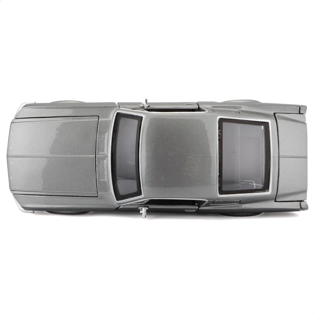 Maisto 1/24 Scale Diecast Model Car of the 1967 Ford Mustang GT in Gray (Product Code: 31260 GY)