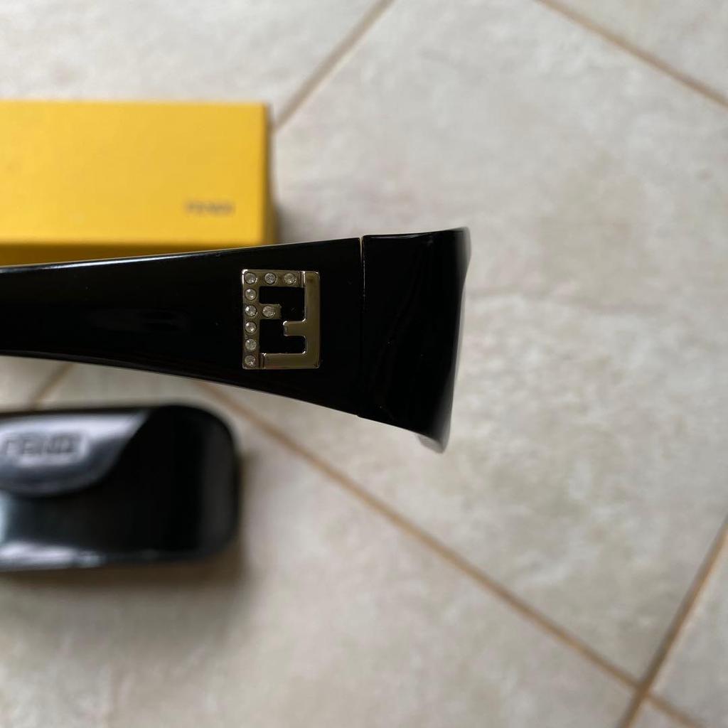 Used FENDI Sunglasses FS334R with case and box