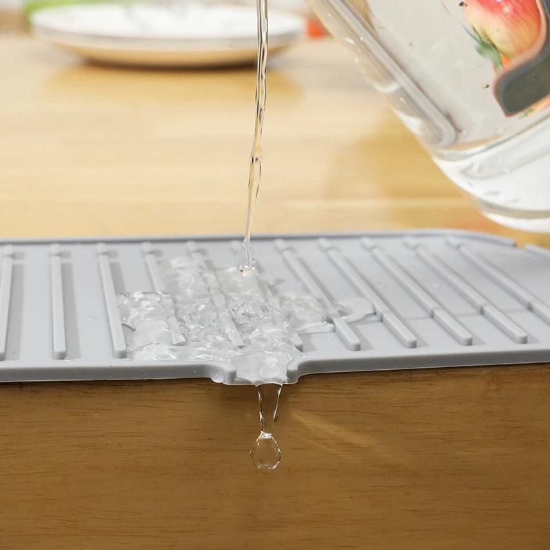 Kitchen Faucet Splash Pad Silicone Sink Faucet Splash Guard Mat Sponge Drain Anti Slip Rack for Bathroom Kitchenware Storage