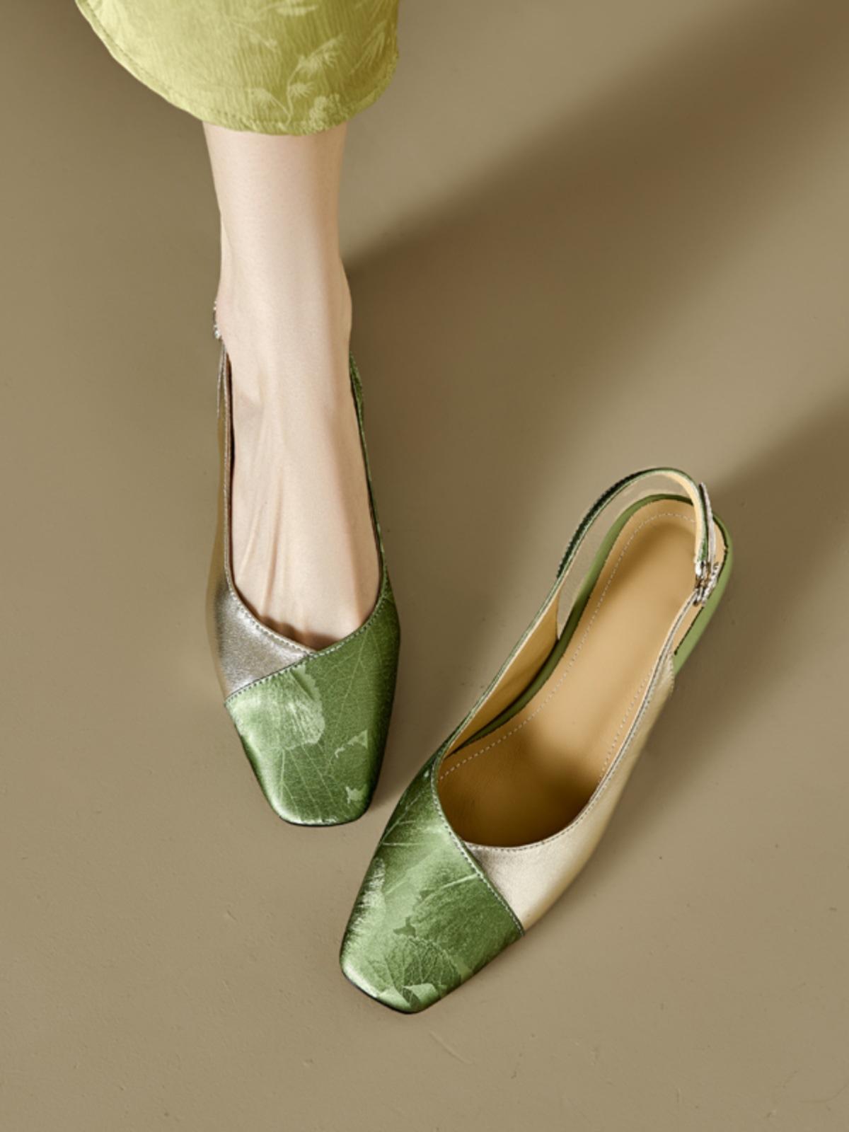 

Ботоу задние пустые сандалии женские летние новые квадратный носок сращивание слово с ретро женская обувь 39 зелёный