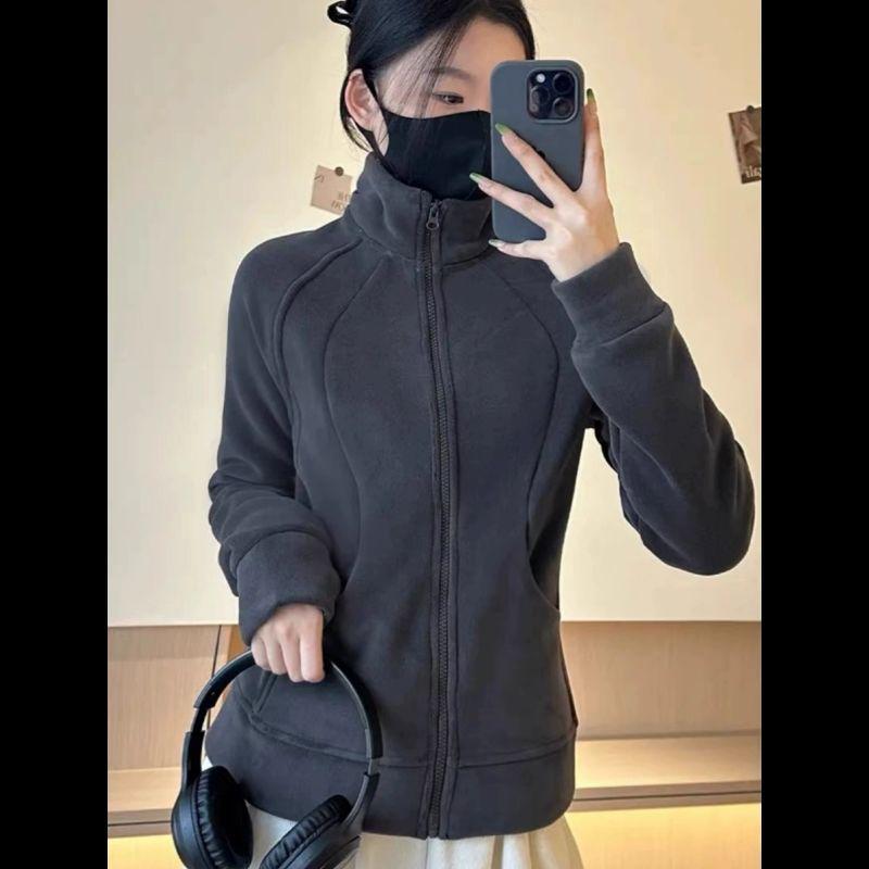 

Жіноча спортивна худі-куртка приталеного крою з флісовою підкладкою 2025 M up to 100 lbs