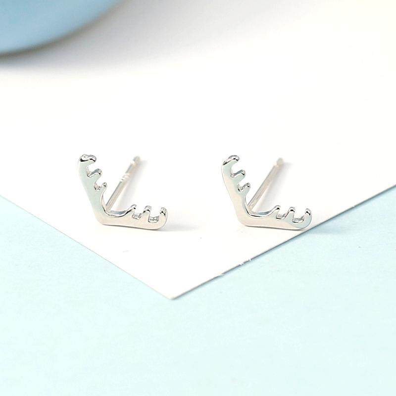 

Женские миниатюрные серьги-пусеты в виде оленьих рогов - Вдохновленные Рождеством, милые и универсальные.