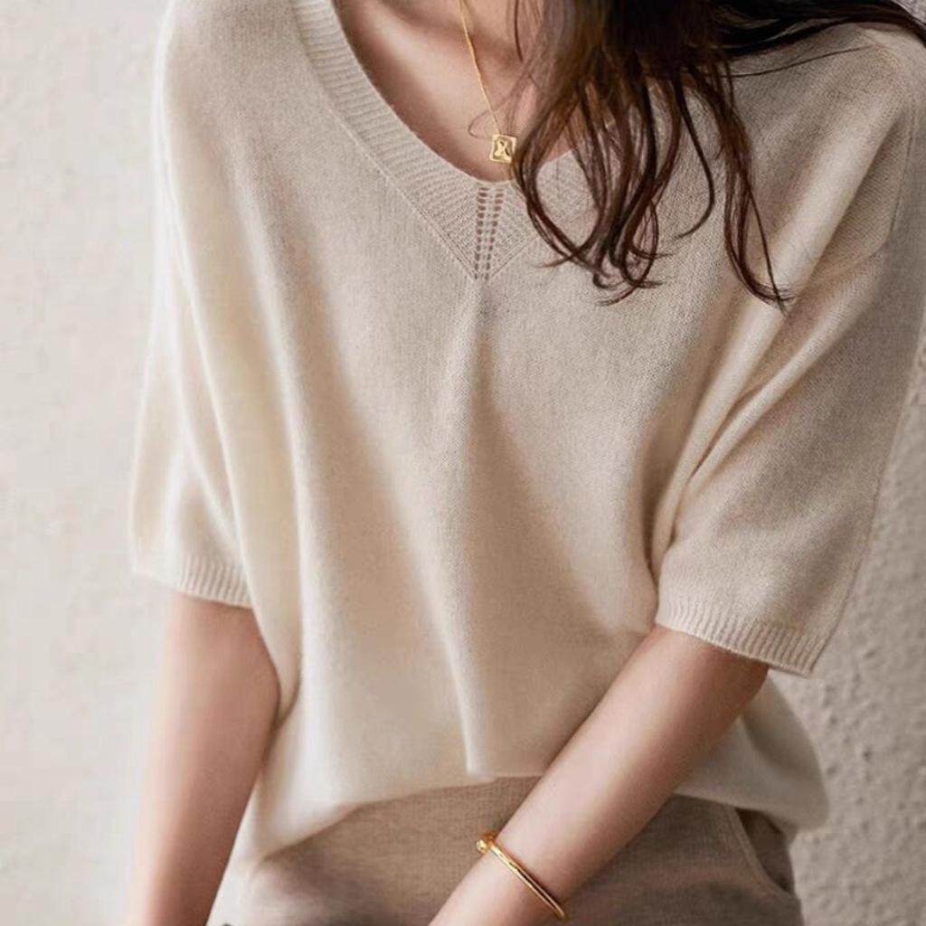 Temperament Fashionable and Elegant V-neck Solid Color Knitwear Thin Outwear T-shirt Tops