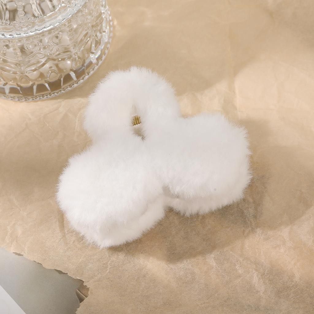 AWAYTR Plush Cross Hair Claws Cute Hair Clips Crab For Women Girl Gift Hair Accessories Valentine Headwear