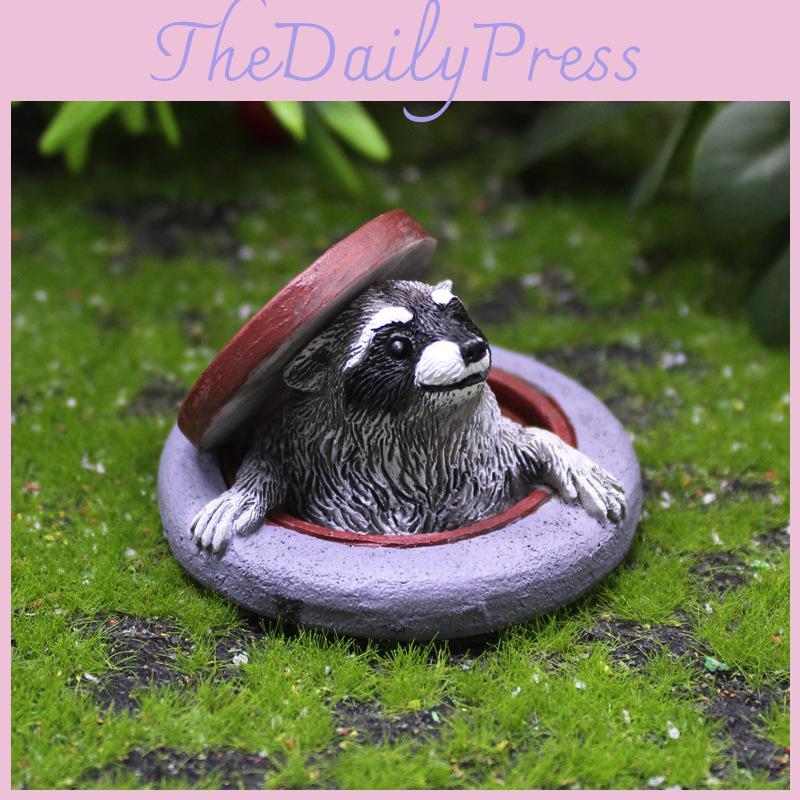 Raccoon Figurine Under Resin Animal Garden Micro Landscape Decorative Ornament