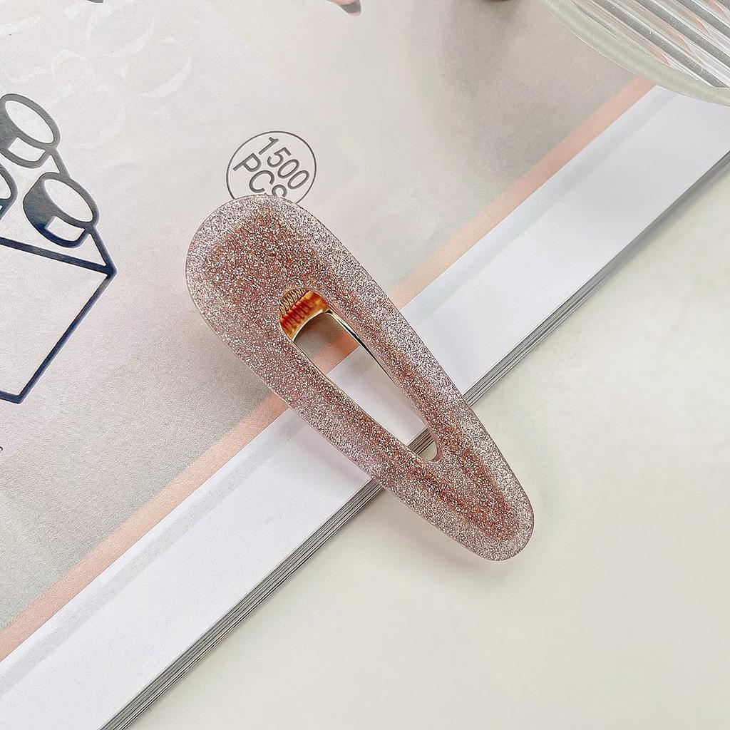 Barrette à cheveux en acrylique imprimé léopard: Barrette à frange rétro haut de gamme pour femmes