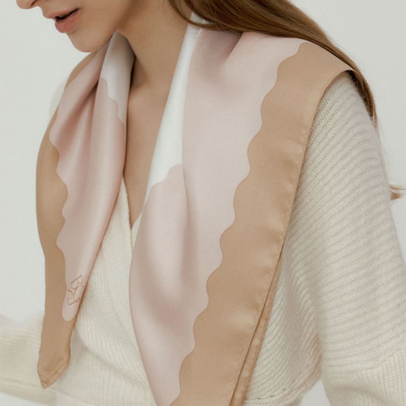 

BB’DE SOLI’DE wave square silk scarf (2colors) pink
