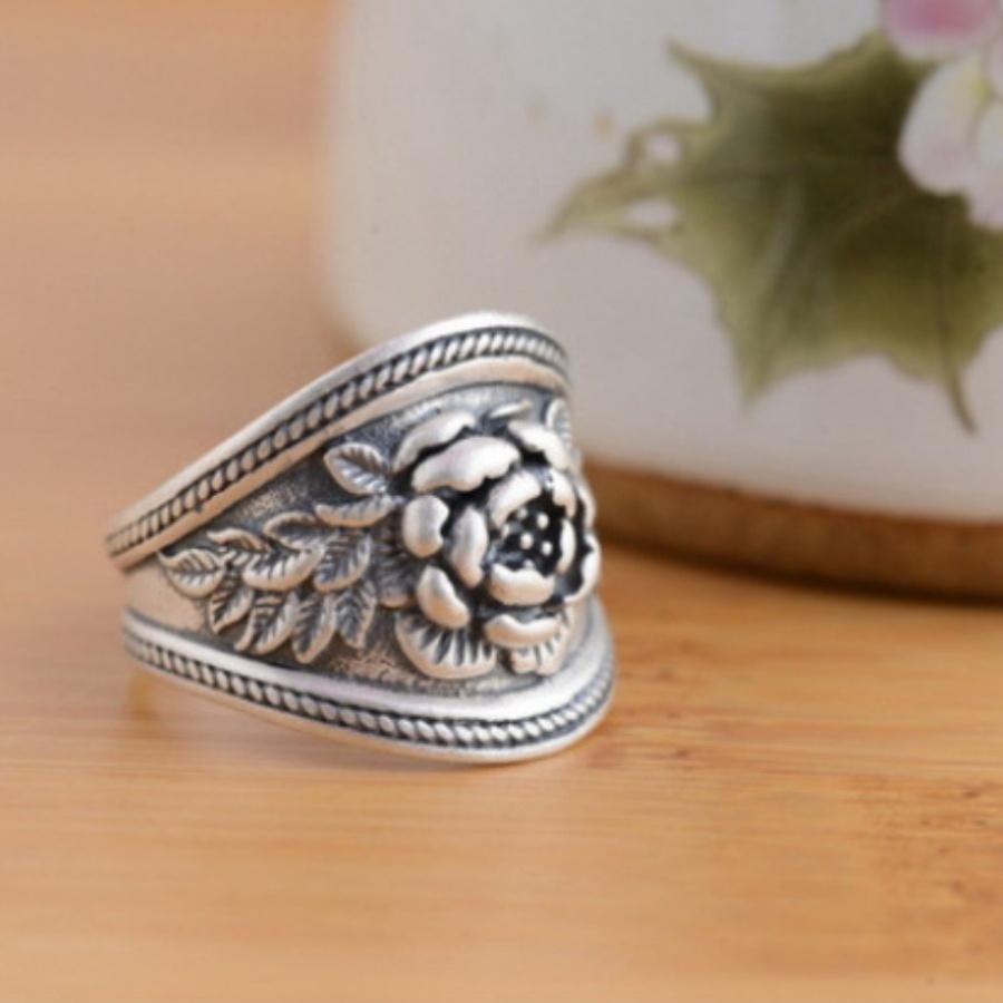1A Fashionable and Exquisite Ring Vintage Elegant Rose Carved Ring Unisex Ring Daily Gifts Easter Gift Mother's Day Gift A Birthday Gift Christmas