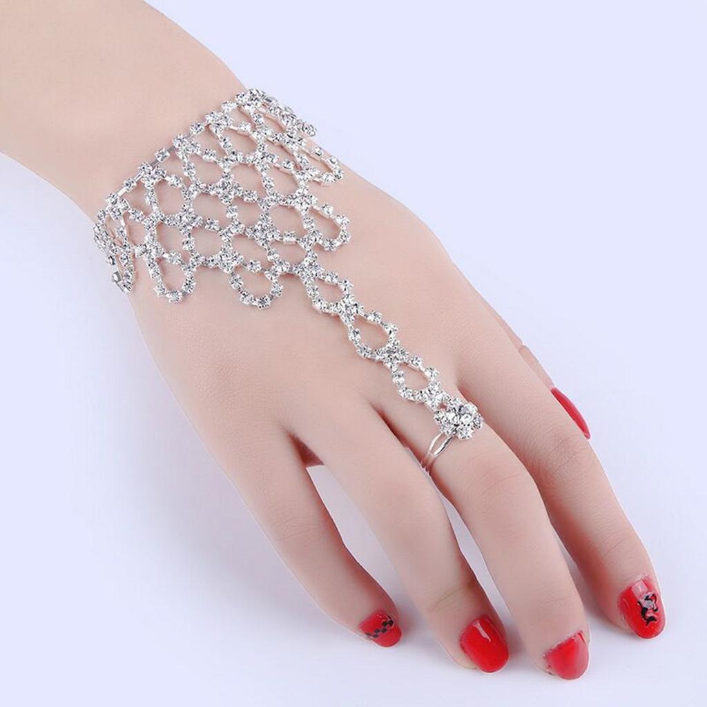 Celebrity Chain Bracelet Finger Ring Rhinestone Hand Chain Ring Link Bracelet for Girls Jewelry Accessories