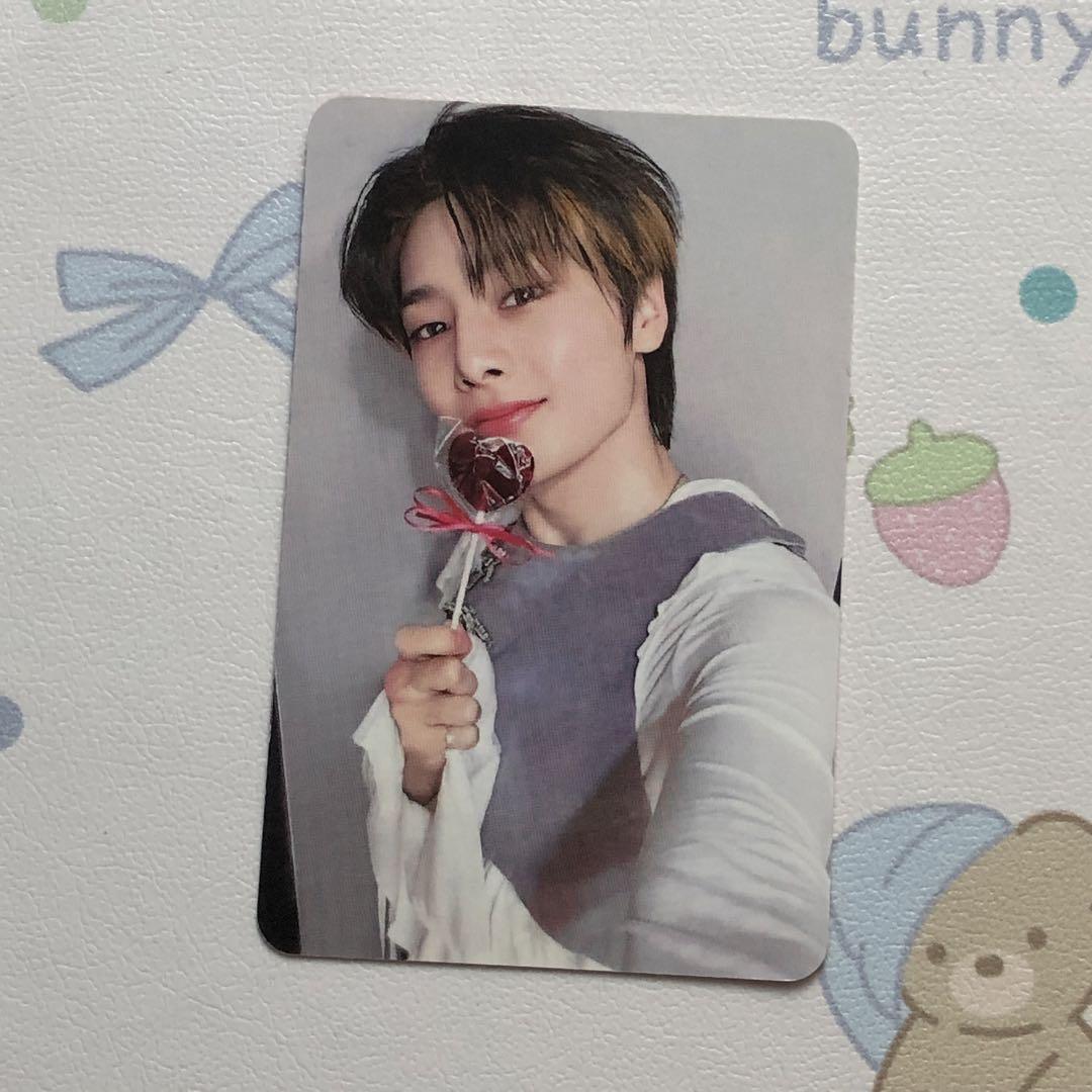 

[USED] StrayKids AIN SKIZ Raku-STAR ROCK-STAR Trading Cards