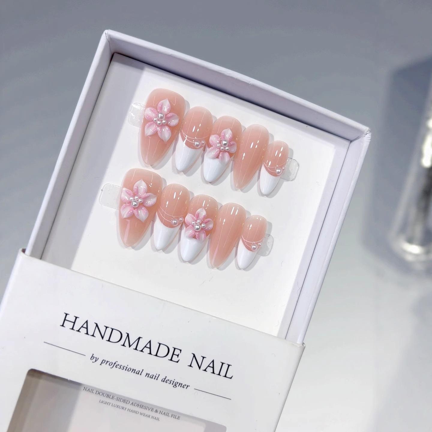 

Hand-worn Nail Three-dimensional Engraving Advanced Whitening Gentle White French Almond Nail Fake Nail Patch XS