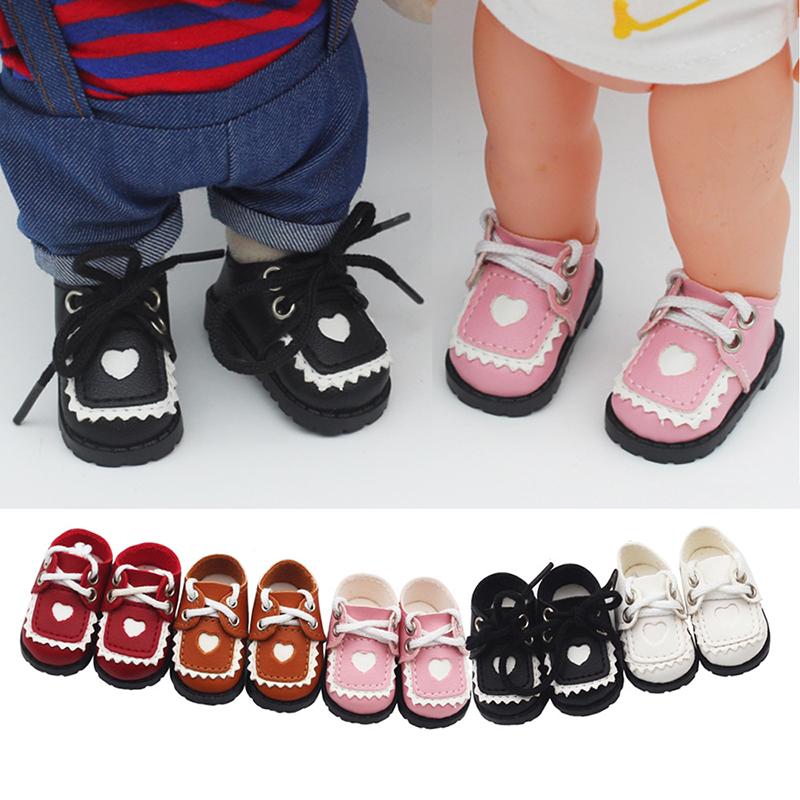 

1 пара кукольных туфель из хлопка в форме сердца, кукольные туфли из искусственной кожи, повседневная обувь, детские игрушки A5