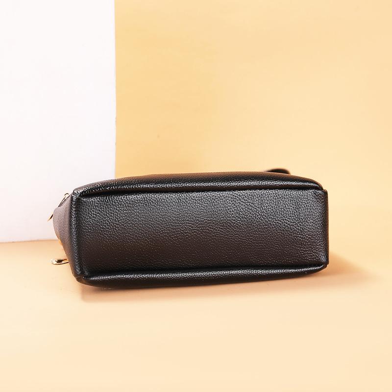 New Style for Women  Summer Large Capacity Women's Shoulder Bag Casual and Simple Mother's Crossbody Bag