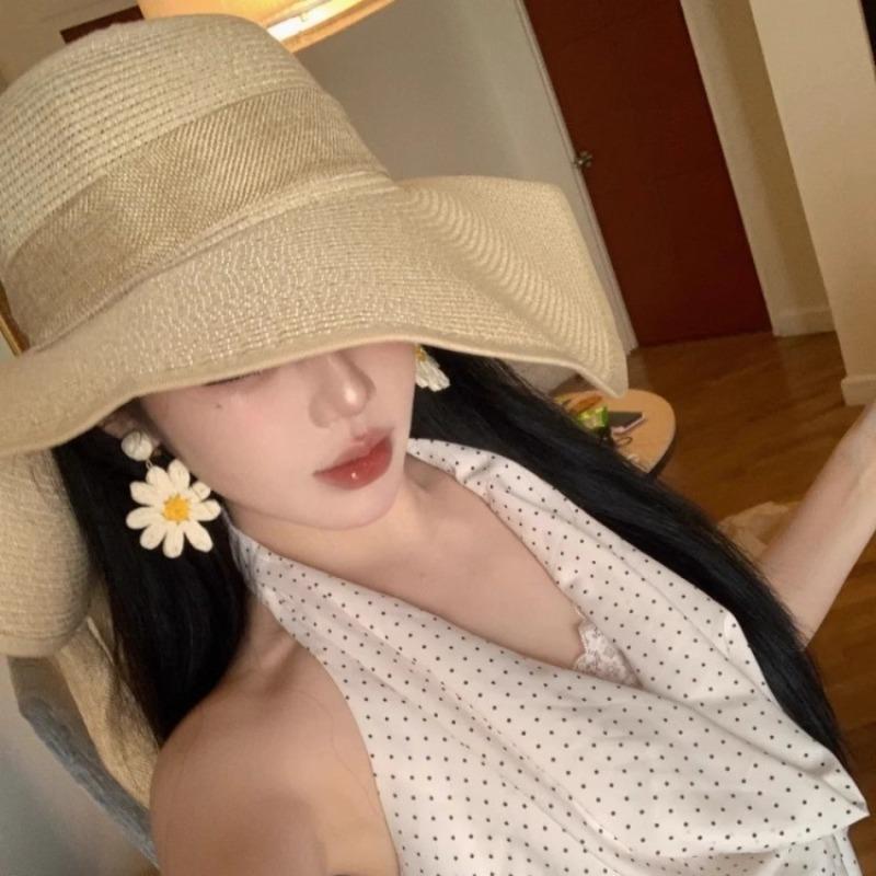 2026 new vacation mature woman curved edge straw hat big brim women summer travel beach sun protection hat seaside