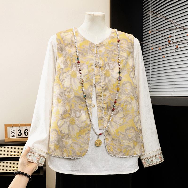 2026 Spring Collection: Chinese National Style Beaded Sleeveless Vest for Middle-aged & Elderly Women XL (85-100 jin)
