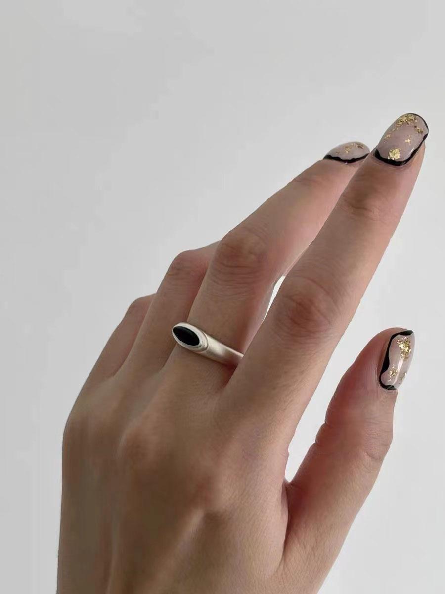

New Retro Simple Geometry Oval White Shell Black Agate Matte Sliver Color Opening Ring for Men Women Couple Finger Jewelry Gifts resizable