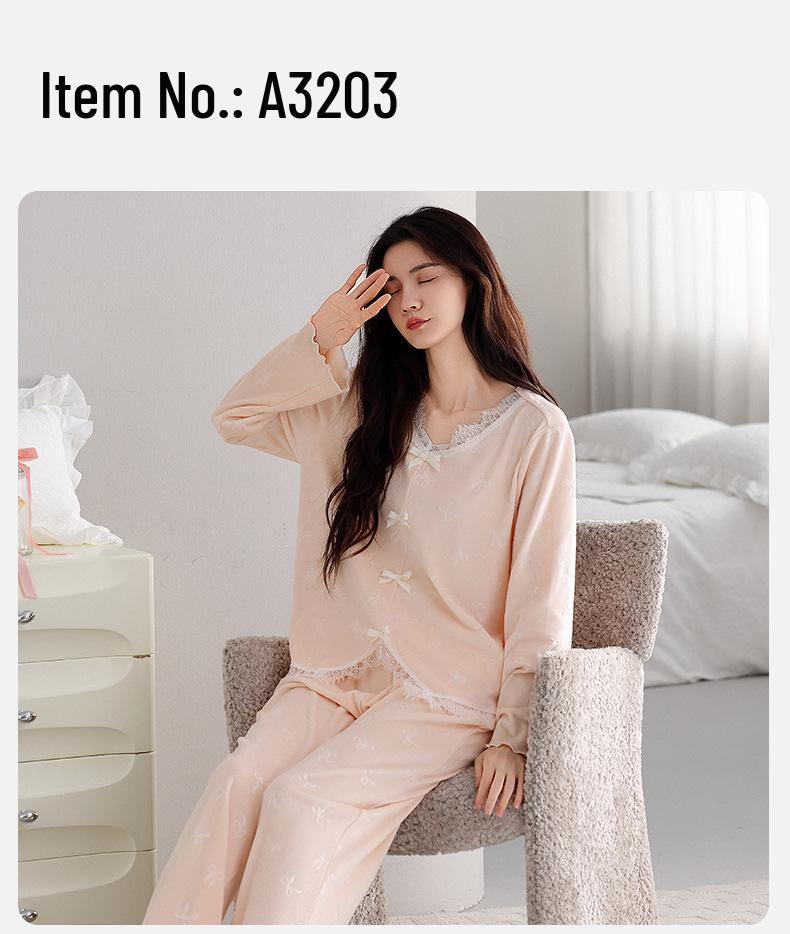 Women's Long-Sleeve Sea Island Velvet Pajamas Set - Winter Warm, Cute Style, Suitable for Outdoor Wear.