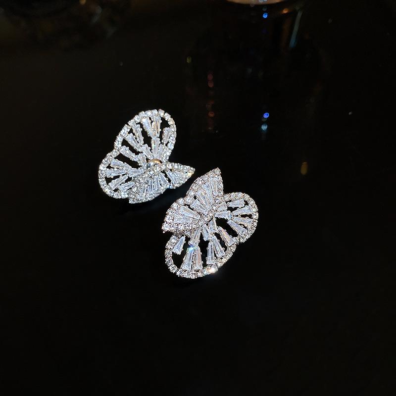 Real Gold Plated Zircon Star Ear Cuffs: Elegant Light Luxury Earrings for Women