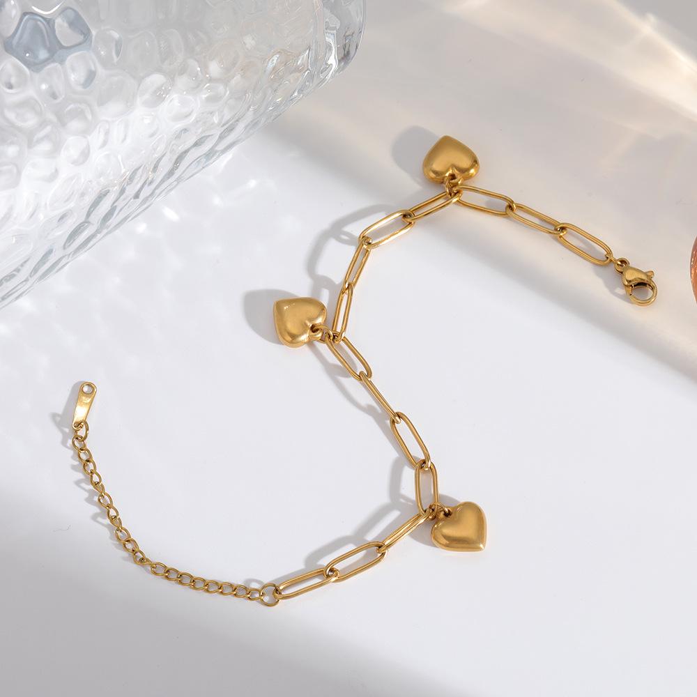 European & American Retro 18K Gold-Plated Titanium Three Heart Pendant Bracelet
