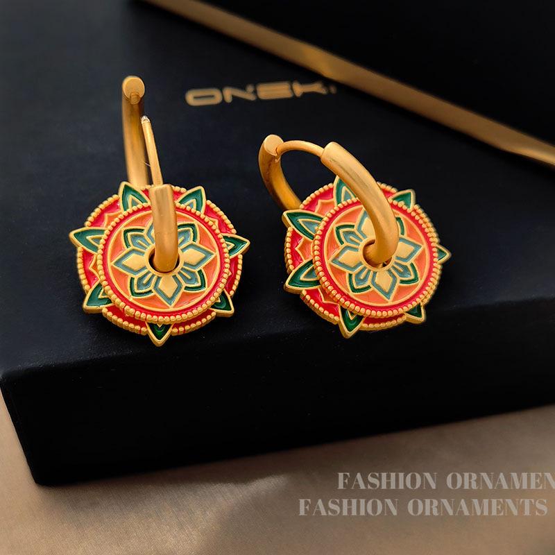 Malowane nauszne mankiety w stylu chińskim: Modne kolczyki color block z niszowym designem high-end