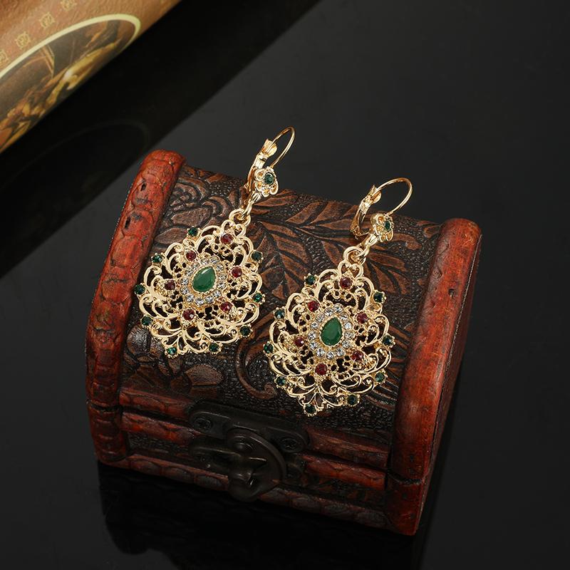 Klassisches Marokkanisches Stil Luxus Damen Kristall Blume Schmuckset Damen Hochzeit Anhänger Ohrringe Weiße Perlen Kette Halskette