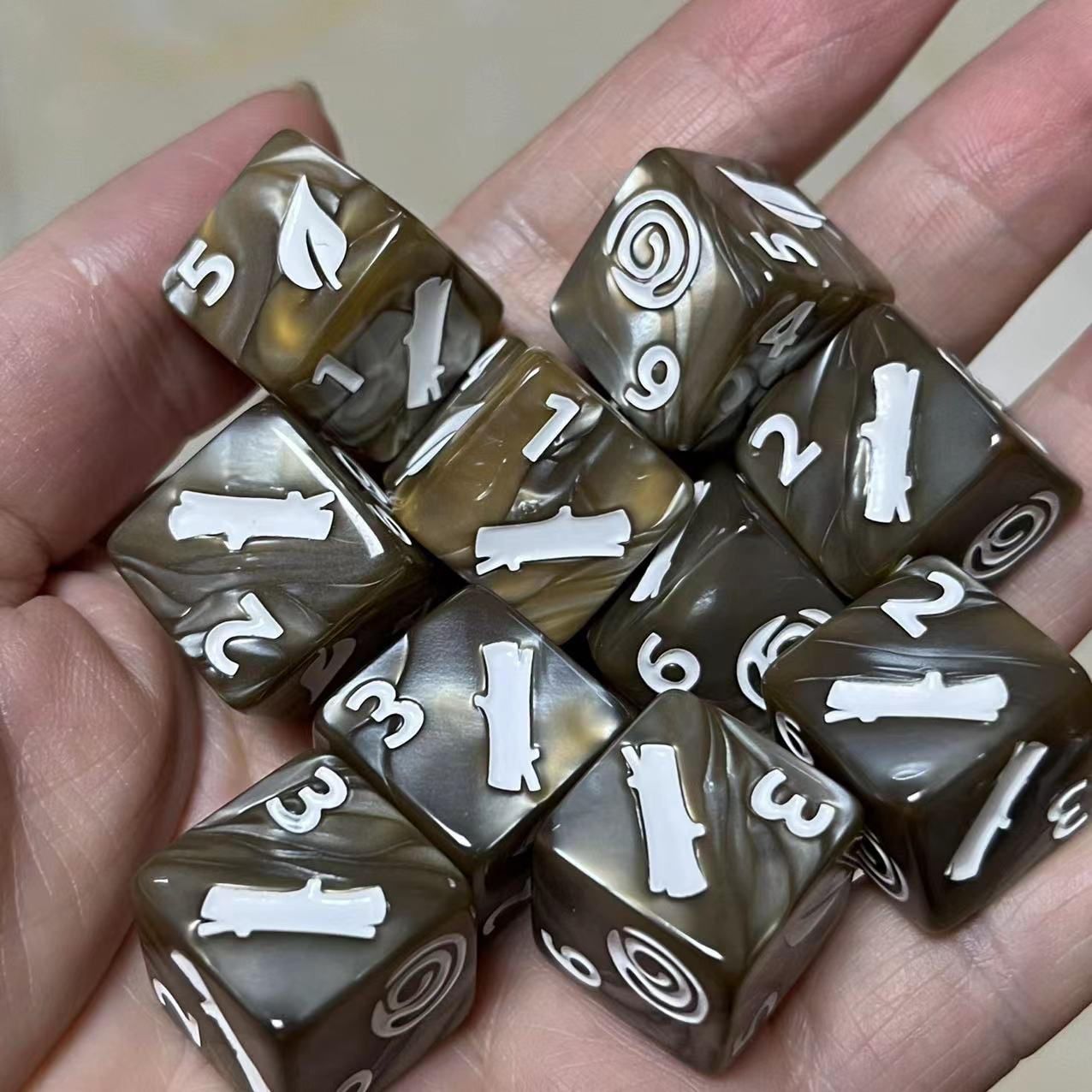 

Набор игральных костей 16 мм на тему «Игры престолов» 10pcs per set бронзовый