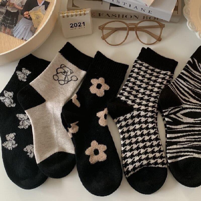 2/5 Pairs Women's Cute Little Bear Mid-Calf Socks Fashionable Flower Floral Prints Soft Comfortable Spring Autumn Casual Socks