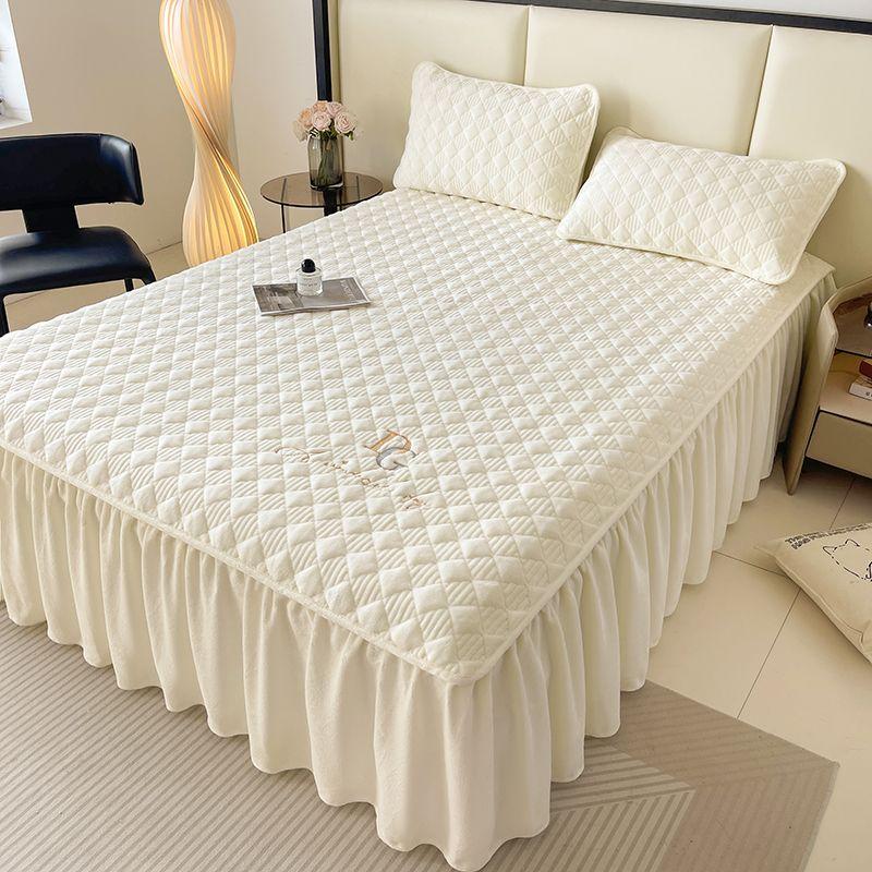 3pcs Luxurious Red Crystal Velvet Bed Skirt Set with Lace Accents, Contemporary Style, Quilted Polyester Cover, Durable & Wrinkle-Resistant