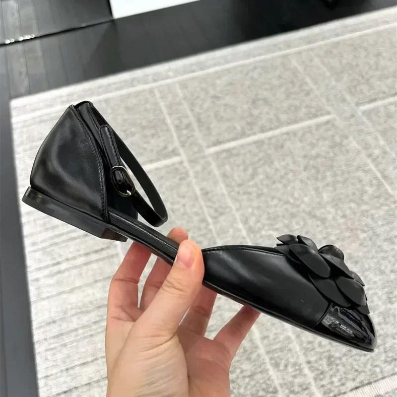 Fashion Luxury Designer Flower Flower Decoration Covered Toe Mary Jane Shoes Women 2025 Summer Hollow Low Heel Soft Leather Flat Sandals