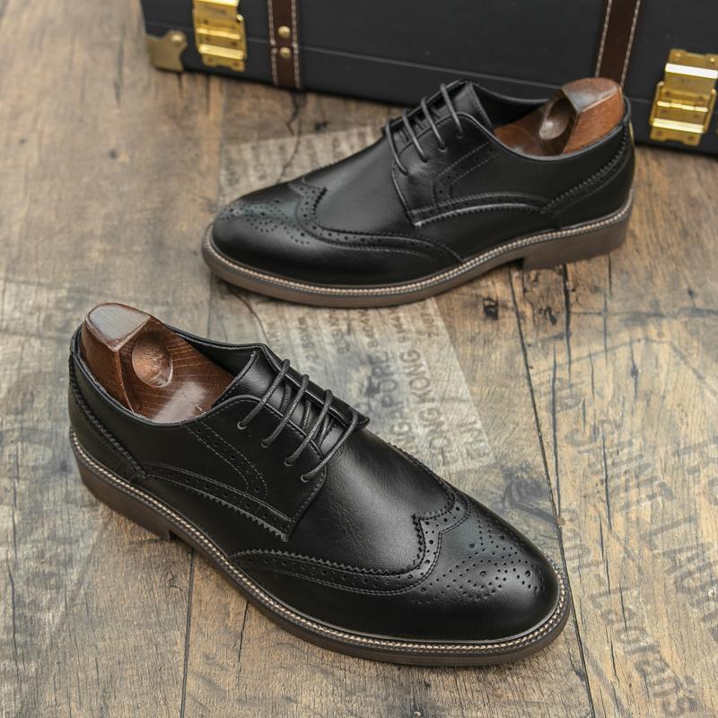 Britain Fashion New Men's Pointed Lace Up Wedding Oxford Brogues Shoes Male Designer  Formal Dress Footwear Zapatos Hombre