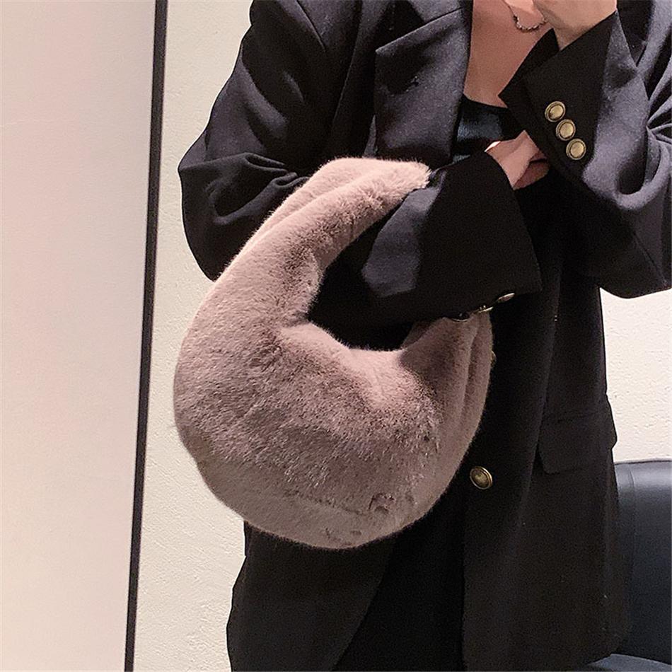 Fur Women'S Small Half Moon Bag Luxury Warm Plush Wrist Bags For Women Fashion Furry Short Handle Clutch Cute Ladies Coin Purses